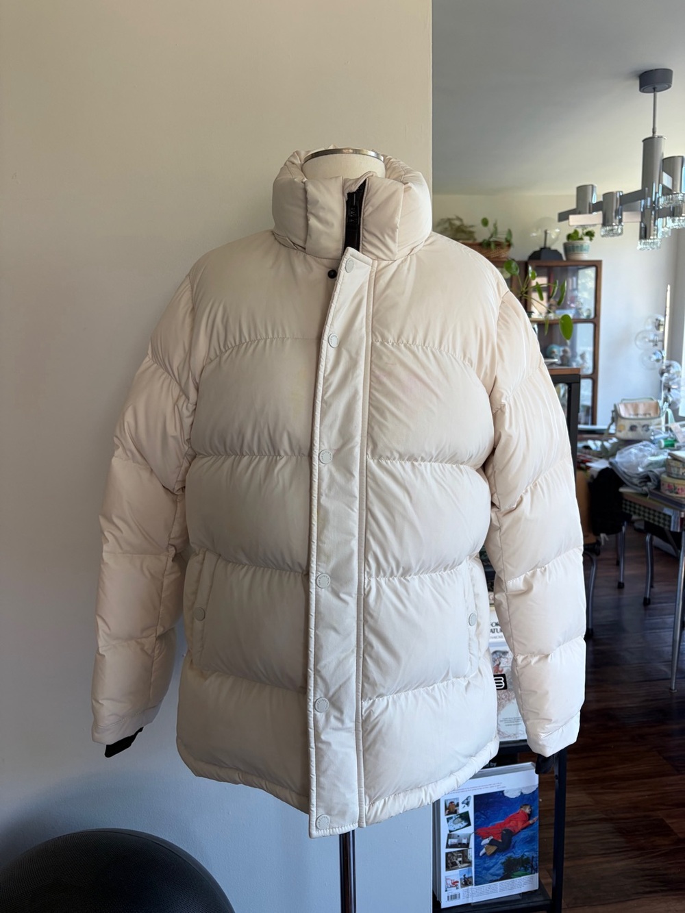 white superpuff aritzia size small og